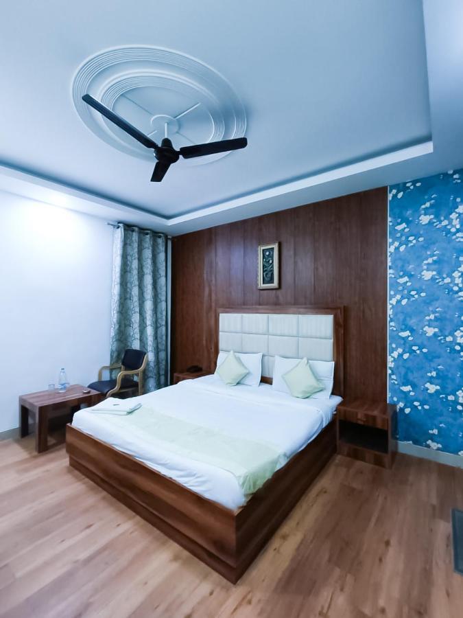Roomshala 025 Rts Mahipalpur - Aerocity Hotel New Delhi