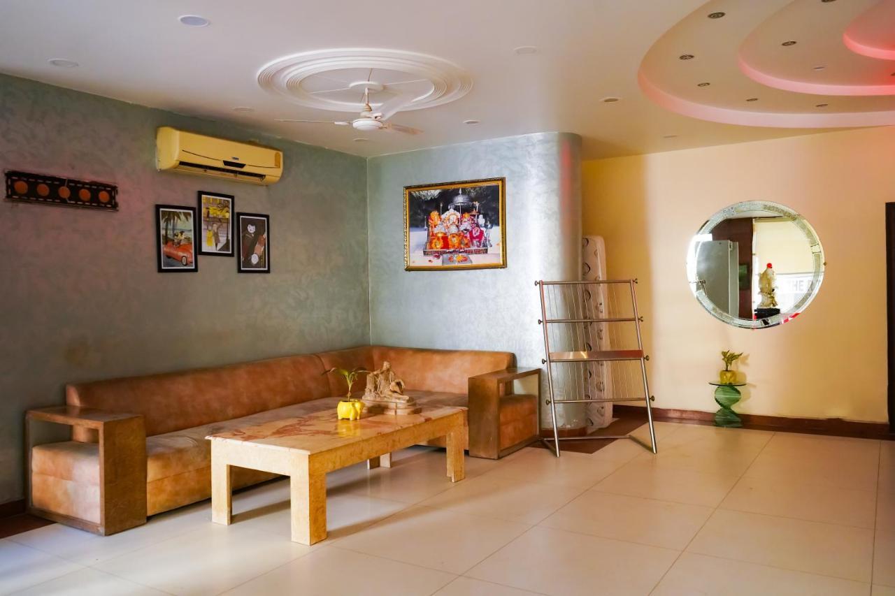 Hotel Roomshala 025 Rts Mahipalpur - Aerocity 3*