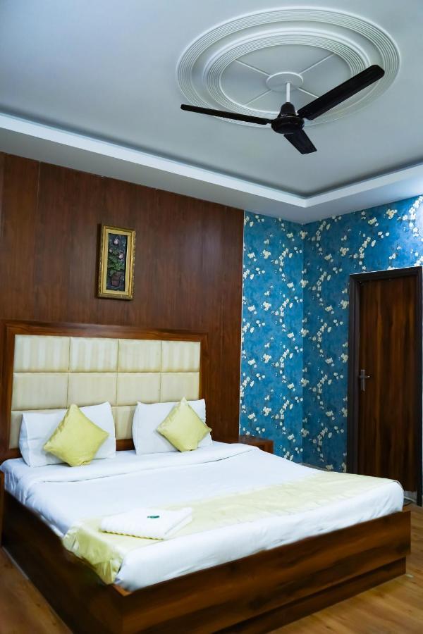 Roomshala 025 Rts Mahipalpur - Aerocity 3*