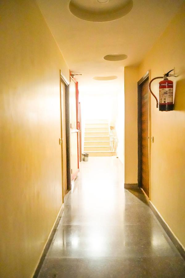 Roomshala 025 Rts Mahipalpur - Aerocity 3* New Delhi