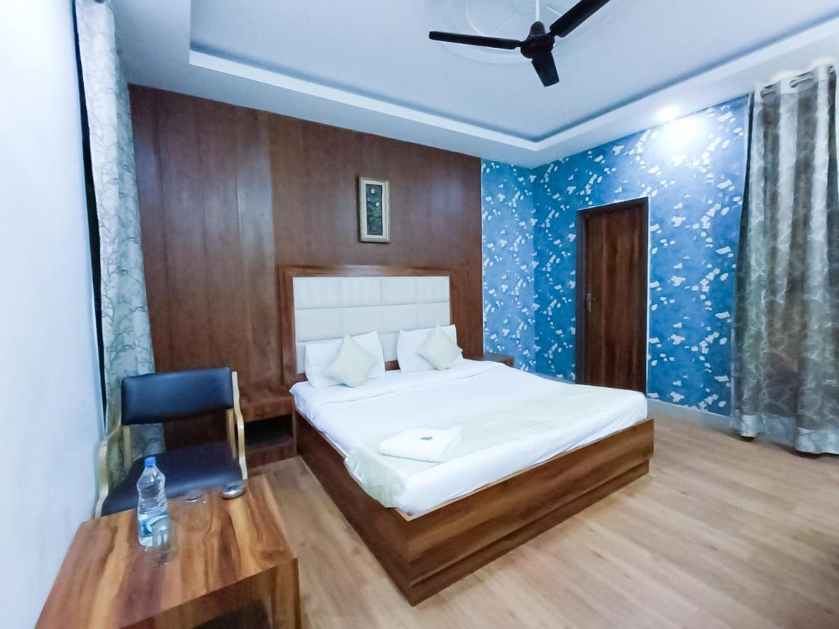 Hotel Roomshala 025 Rts Mahipalpur - Aerocity 3*